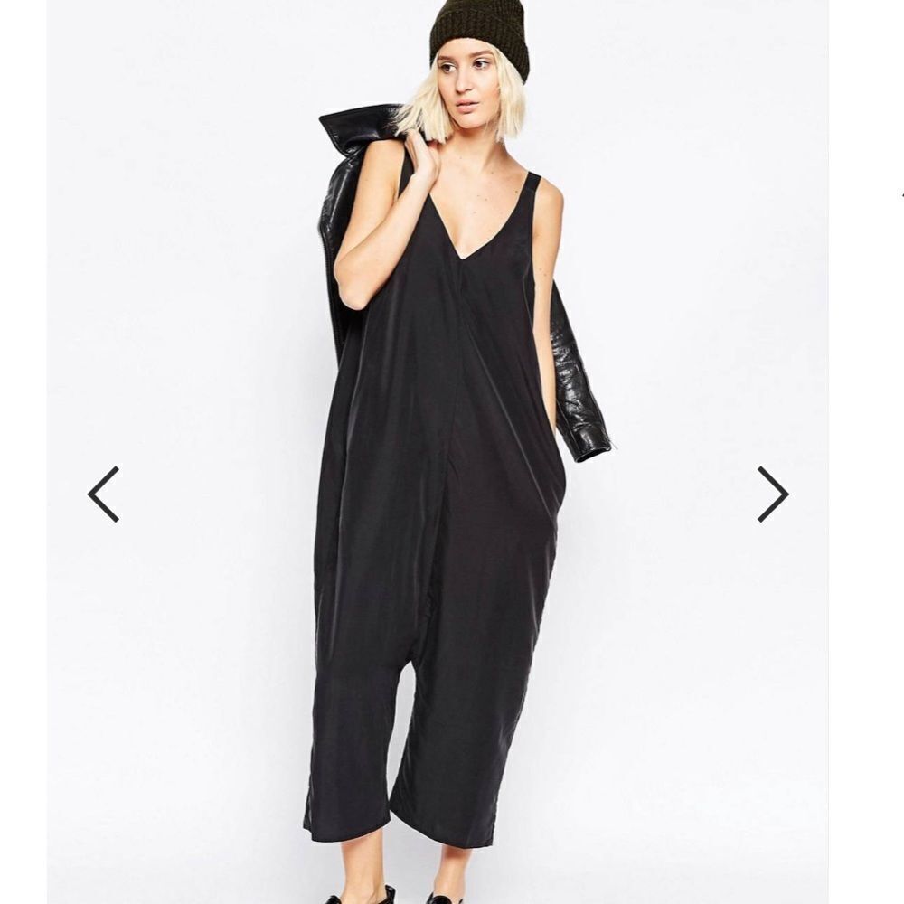 ASOS Black Sleeveless V-Neck Relaxed Jumpsuit